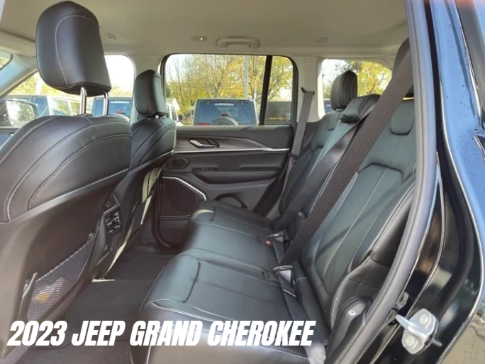 2023 Jeep Grand Cherokee interior in Owensboro, KY